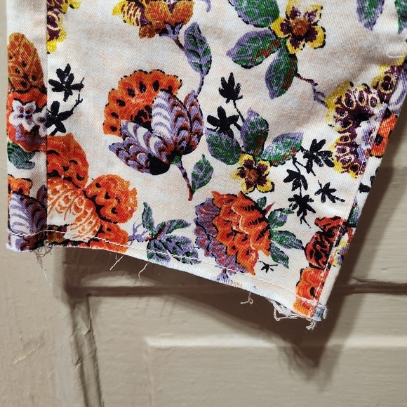 Anthropologie Pilcro High-Rise Floral Print Plus Size Jeans NWT Size: 32 - Picture 4 of 10